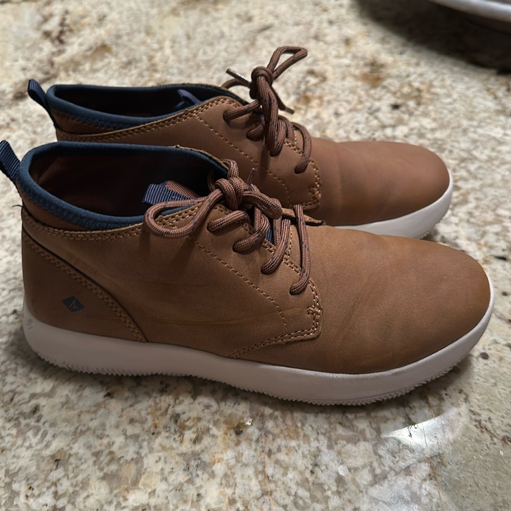 Boys Sperry Coastal Break Chukka Like New Size 3